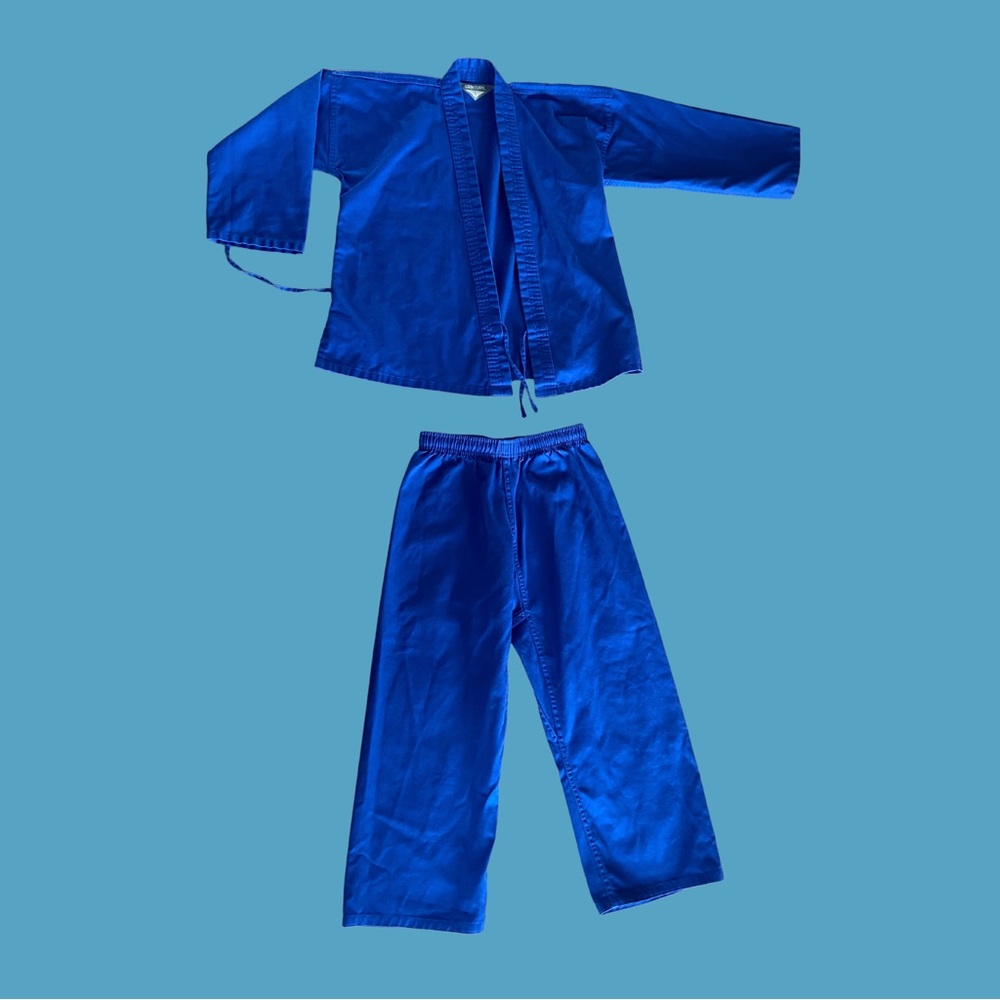 Amazing 2-piece Electric Blue Martial Arts Gear Uniform Set 🔥